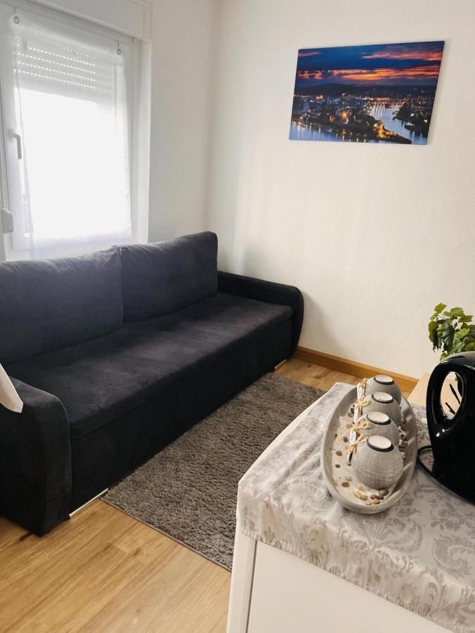 Lovely 1-Bed Apartment In Koblenz Koblenz  Luaran gambar